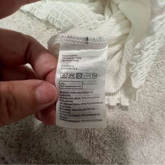 Divided white off shoulder top size Large - Picture 3 of 7